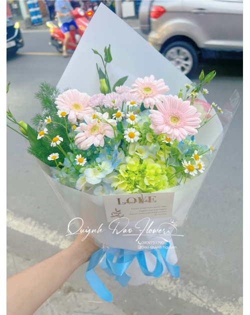 Bó hoa mix tone xanh lá thủ Đức 