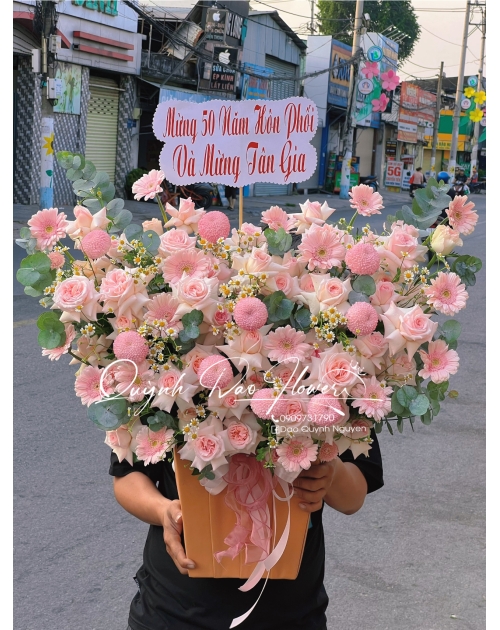 Giỏ hoa hồng khổng lồ thủ Đức 