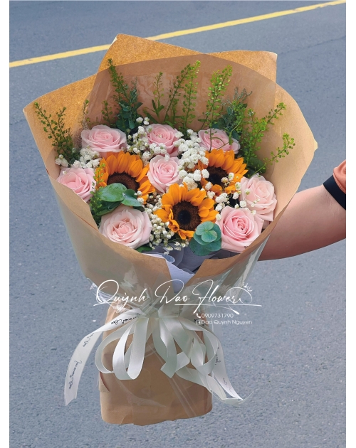 Hoa tốt nghiệp làng đại học 