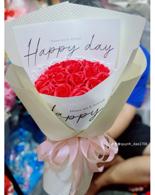 Bó hoa đỏ đơn giản dành tặng bạn gái