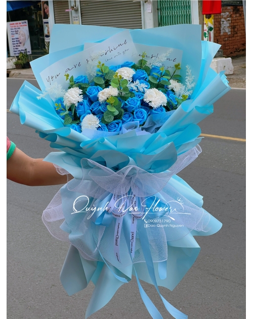 Bó hoa sáp 50 bông màu xanh dương tặng sếp nam