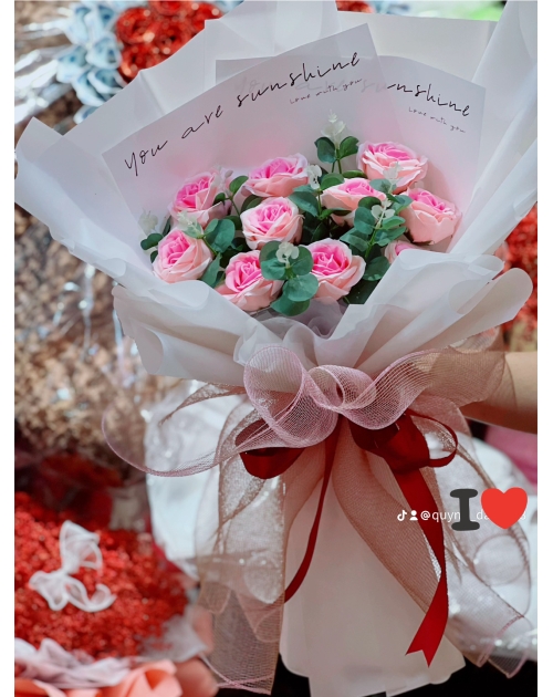Bó hoa sáp màu Hồng nhẹ nhàng, bánh bèo
