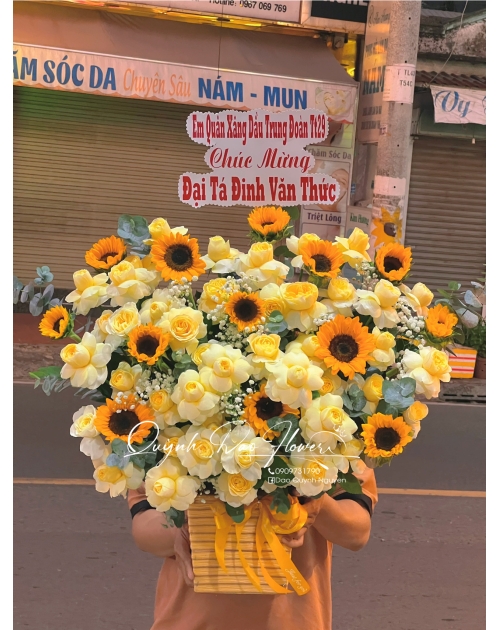 Giỏ hoa vàng quận 12