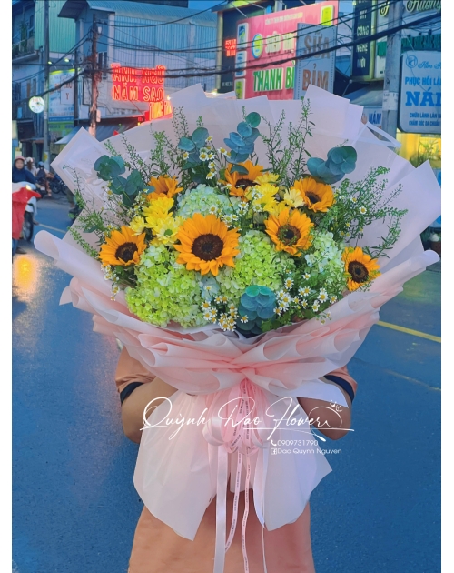 Bó hoa Cẩm Tú cầu mix hướng dương khổng lồ