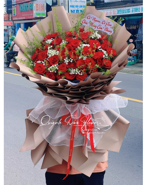 Bó hoa Hồng đỏ khổng lồ thủ Đức 