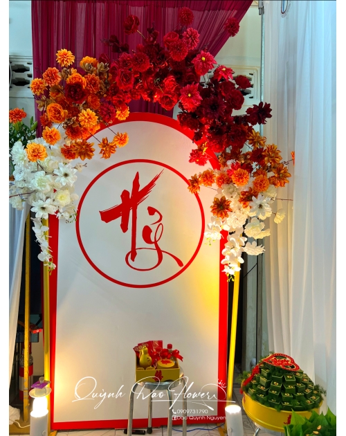 Gia tiên tone đỏ trắng