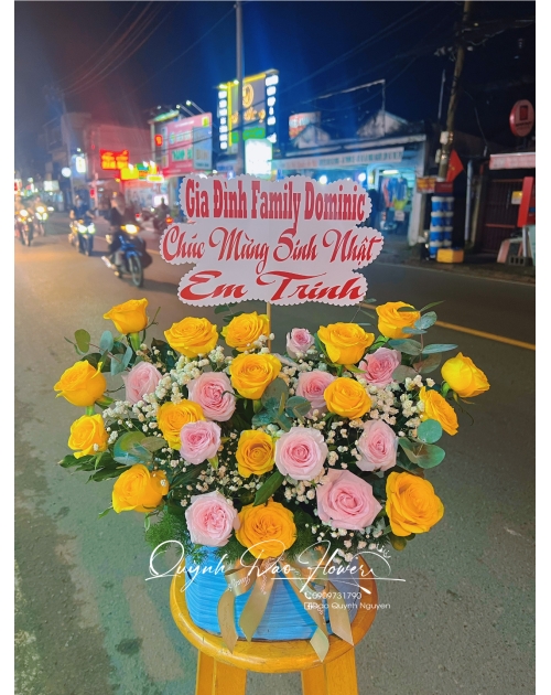 Giỏ hoa hồng vàng mix hoa hồng 