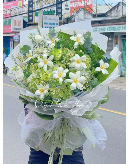 Bó hoa Cẩm Tú cầu mix hoa tulip