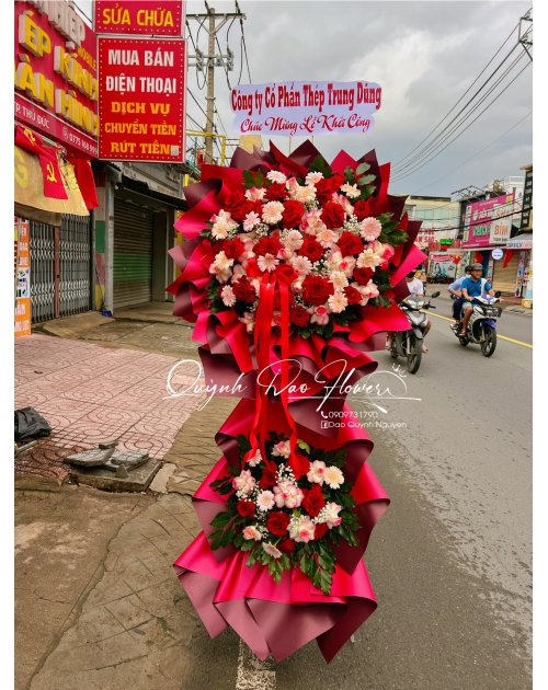 Kệ khai giảng năm học mới 