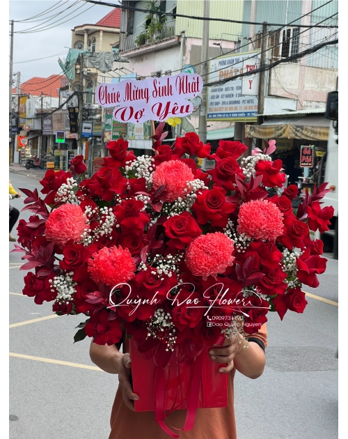 Giỏ hoa đỏ nhung quận 12