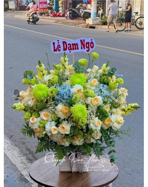 Giỏ hoa tone vàng xanh tại Bình Dương, Bình Thạnh