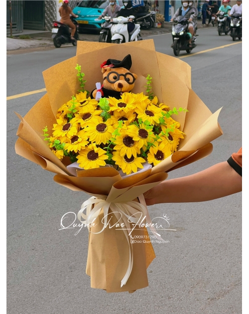 Bó hoa tốt nghiệp sáp to kèm gấu 