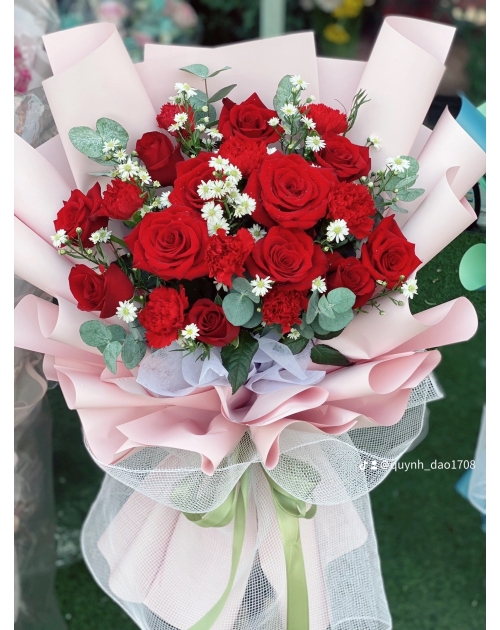 Bó hoa Hồng đỏ tặng mẹ