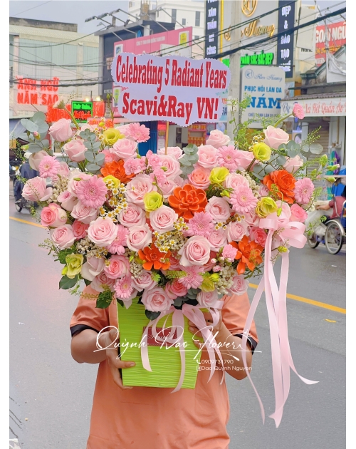 Giỏ hoa chúc mừng mix sen đá