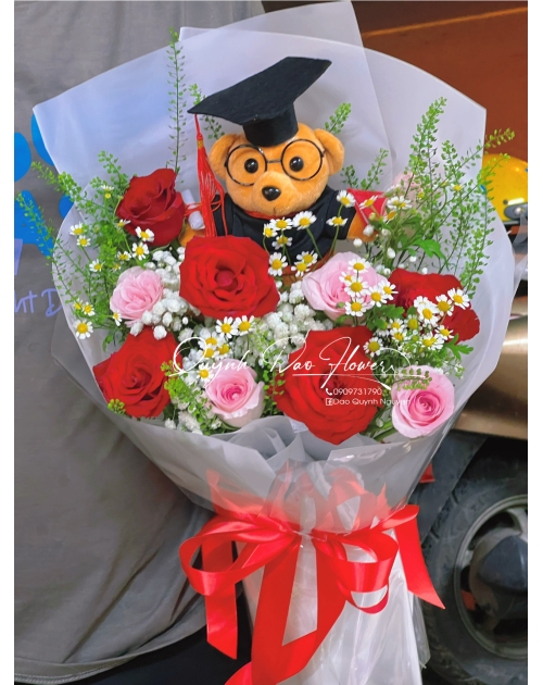 Hoa tốt nghiệp gấu hcm