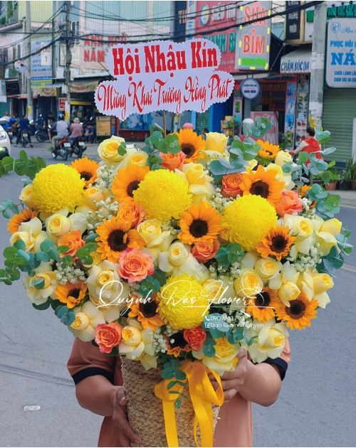 Giỏ hoa vàng sang trọng 