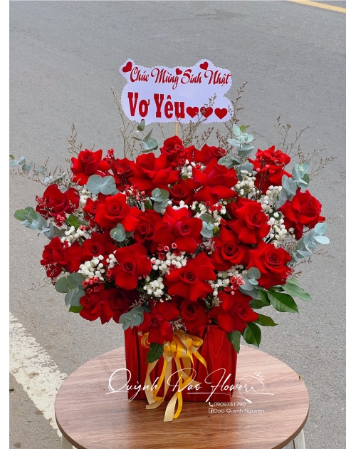 Giỏ hoa đỏ mừng sinh Nhật vợ