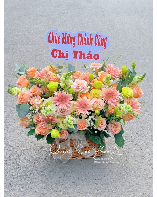 Giỏ hoa mix Tone cam ngọt ngào tại Thủ Đức