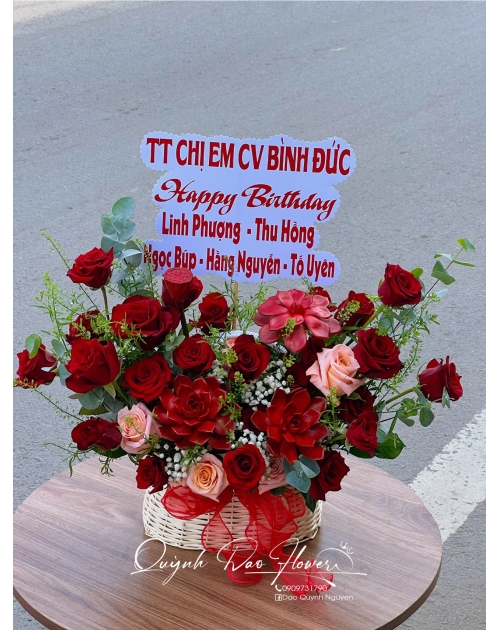 Giỏ hoa sinh nhật chị, mẹ