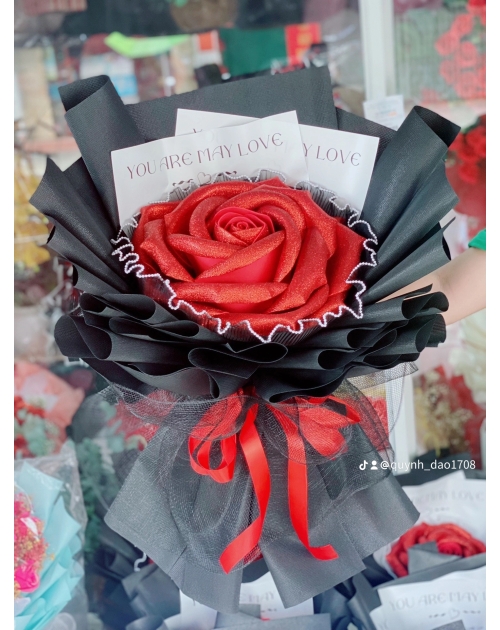 Bó hoa khổng lồ màu đỏ