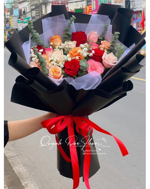 Bó hoa mix giấy đen 