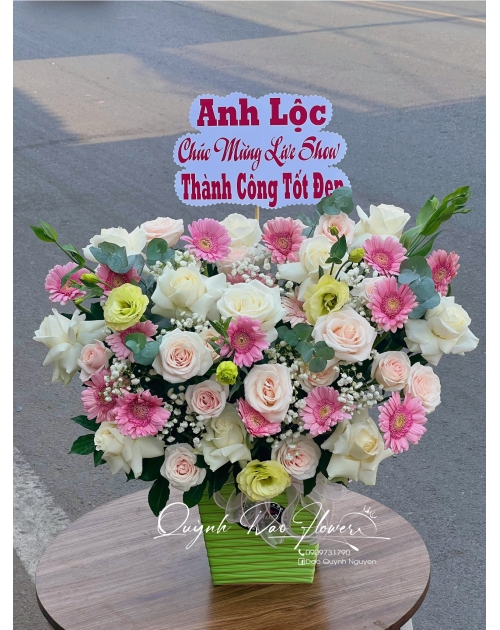 Giỏ hoa mix nhẹ nhàng 
