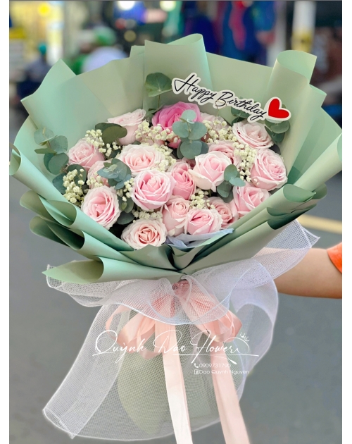 Bó hoa hồng kem dâu 