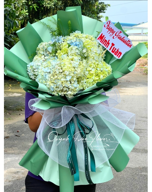 Bó hoa Cẩm Tú cầu to đẹp gần quận 2