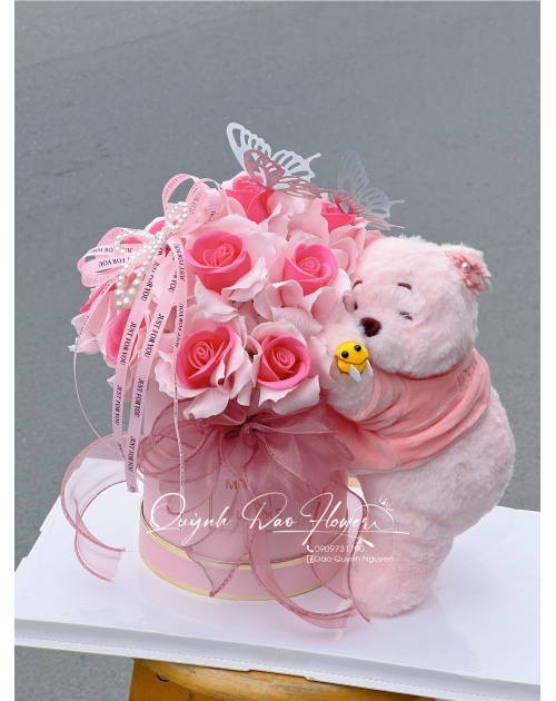 Hộp hoa gấu pool 