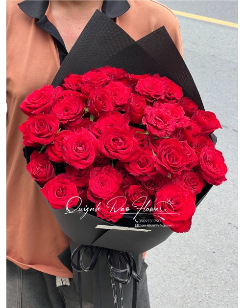 Bó hoa đỏ ốc quế 