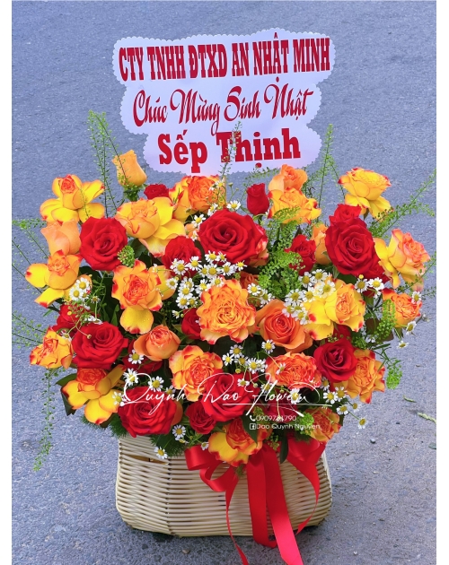 Giỏ hoa cam rực rỡ 