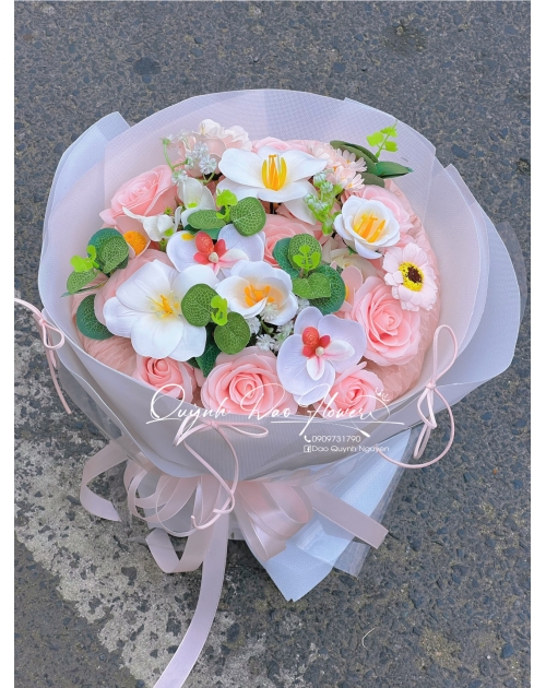 Bó hoa sáp tone hồng cao cấp bình dương 