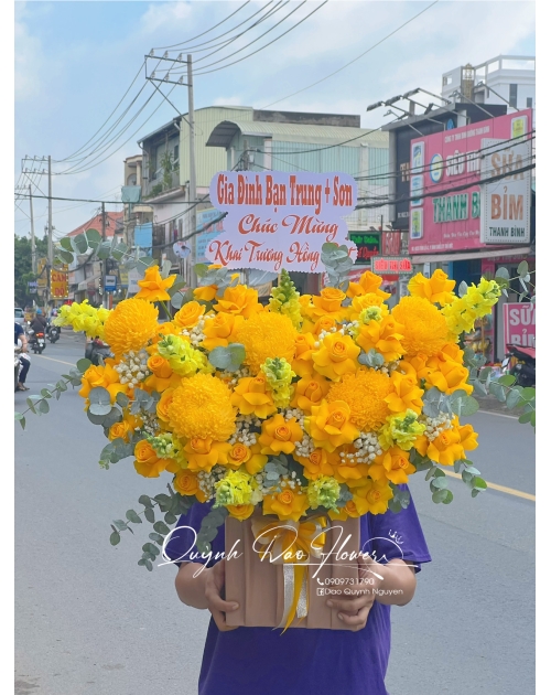 Giỏ hoa vàng  khổng lồ 