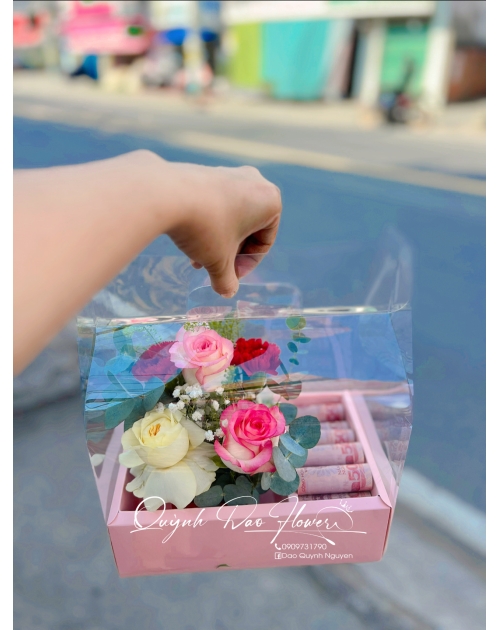 Hộp hoa tiền mix hoa tươi 