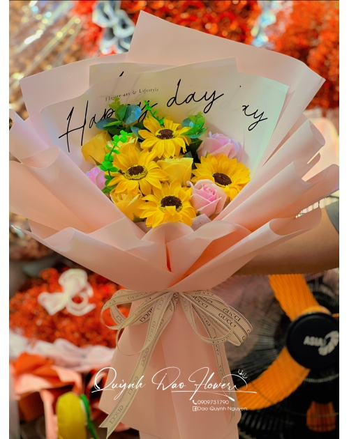 Bó hoa sáp mix hướng dương tặng tốt nghiệp, lễ trưởng thành, tri ân thầy cô 