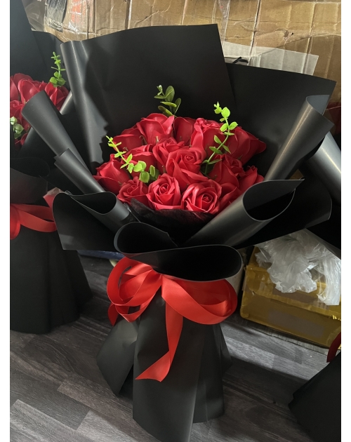 Bó hoa sáp giấy đen 15 bông