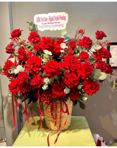 Giỏ hoa đỏ nhung thủ Đức 