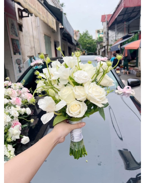 Bó hoa cưới tulip mix hoa hồng 
