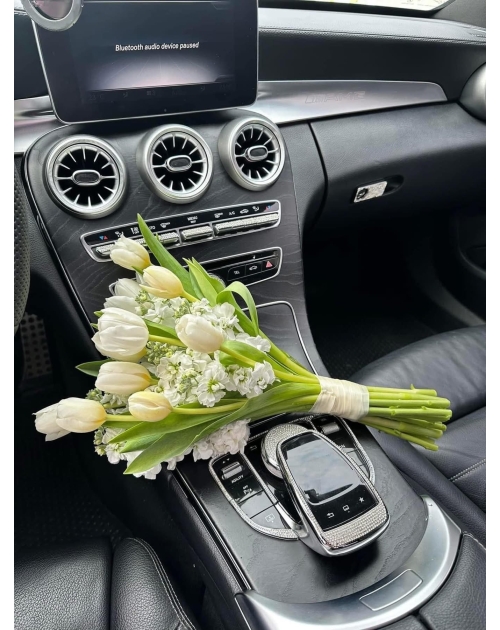 Bó hoa cưới tulip trắng  thủ Đức 