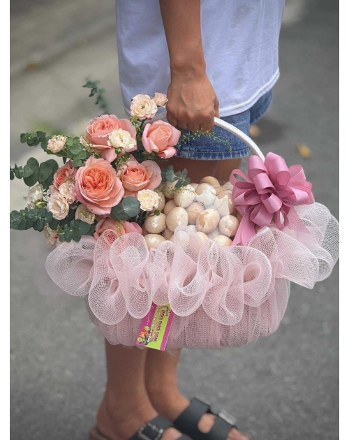 Giỏ trứng gà mix hoa