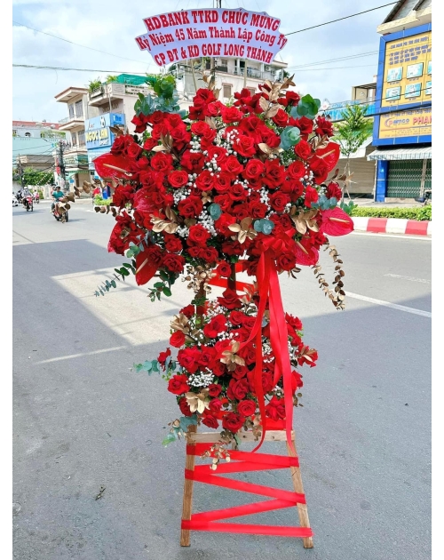 Kệ hoa khai trương tone đỏ tại bình dương 