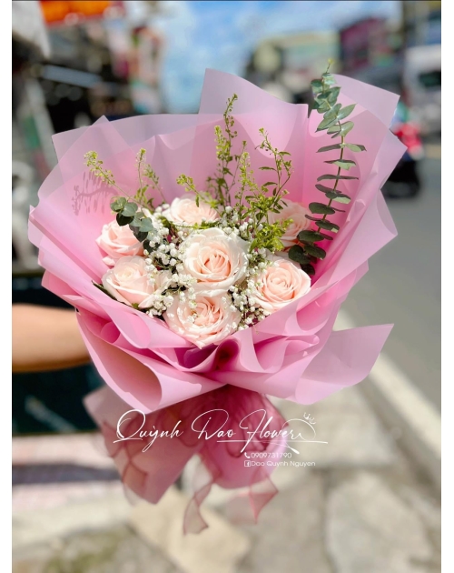 Bó hoa nhỏ xinh màu hồng 