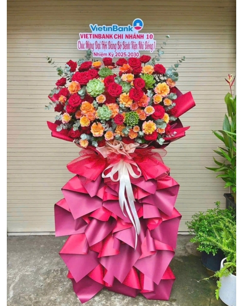 Kệ hoa khai trương sen đá