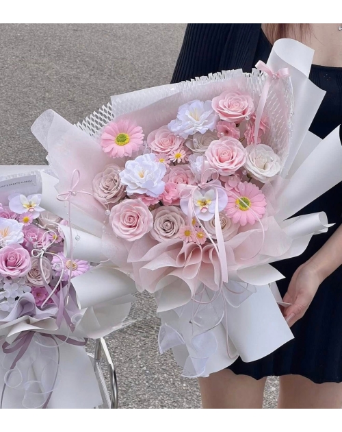 Bó hoa sáp cao cấp Tone hồng mix