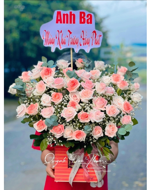 Giỏ hoa hồng tặng khai trương quận 9
