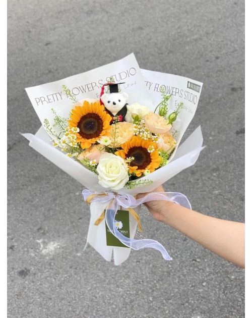 Bó hoa tốt nghiệp mix kèm gấu 