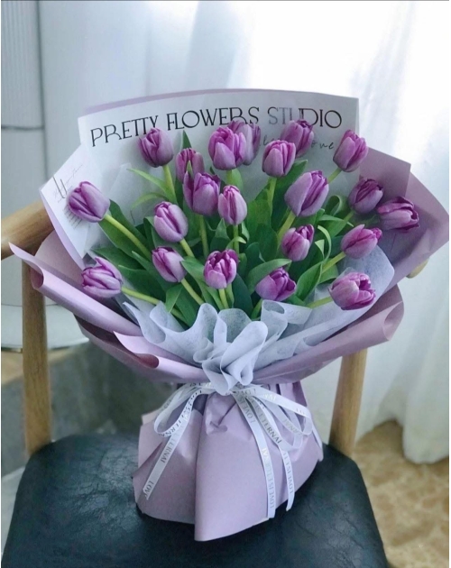 Bó hoa tulip tím