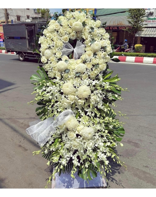 Kệ viếng truyền thống 