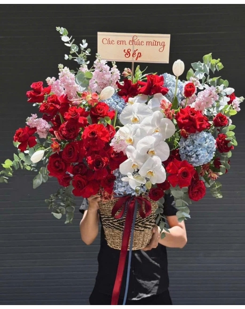 Giỏ hoa lan tặng sếp