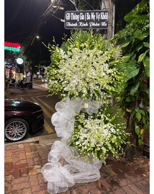 Kệ lan trắng viếng 